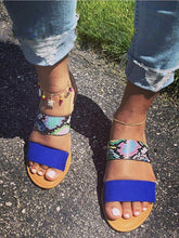 Lässige, flache Slide-Sandalen mit Print